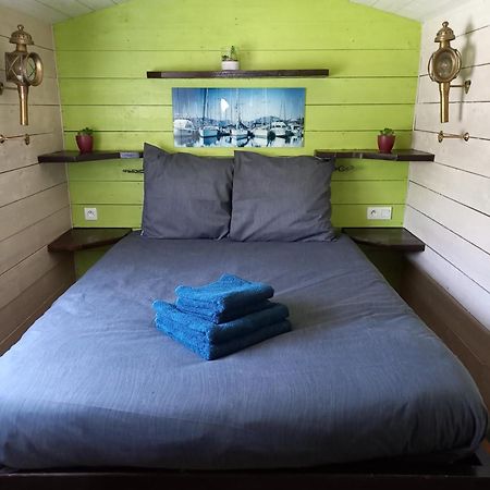 Roulotte Au Pied Du Mont Saint Michel Villa Pontorson Dış mekan fotoğraf