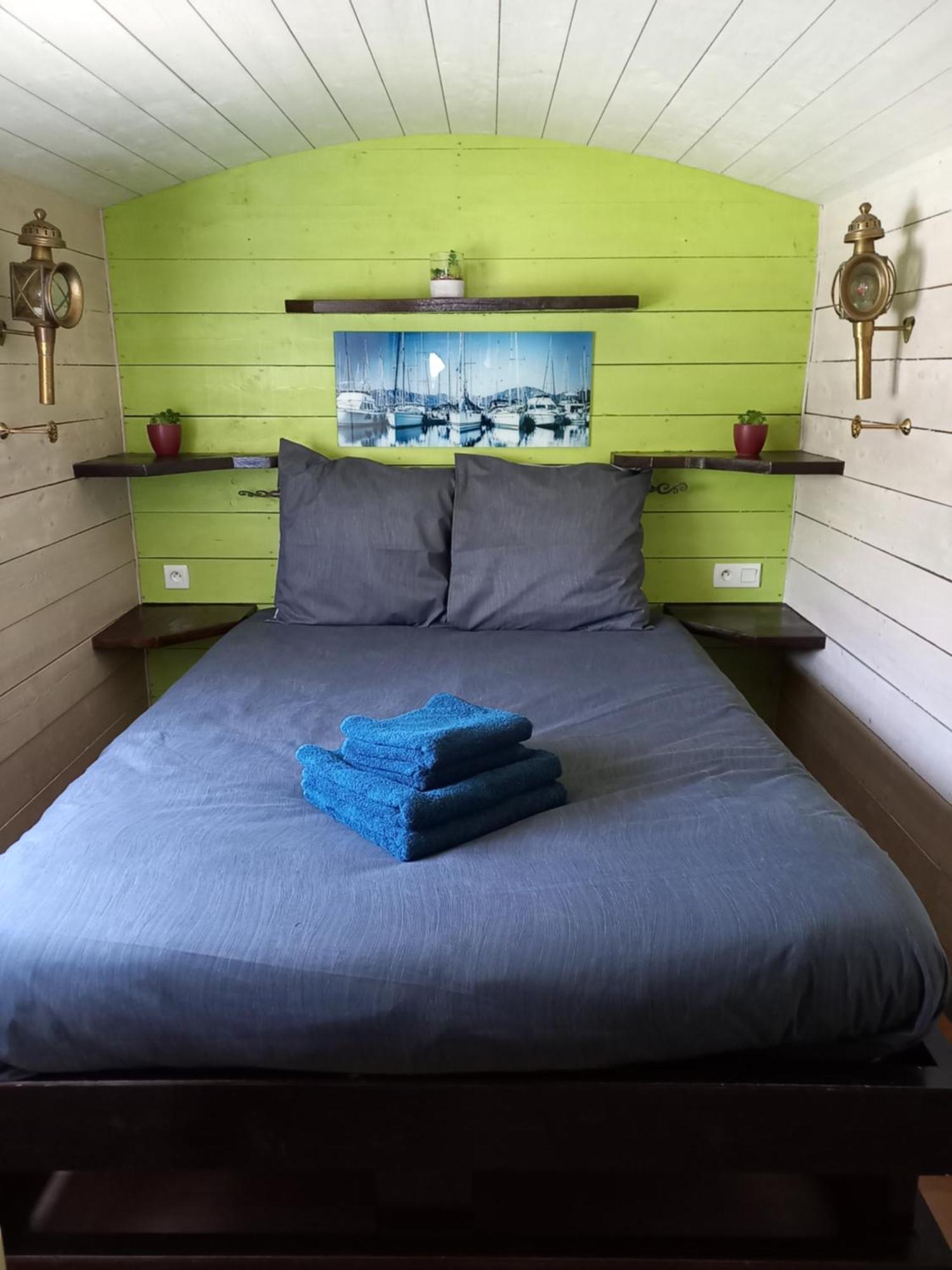 Roulotte Au Pied Du Mont Saint Michel Villa Pontorson Dış mekan fotoğraf